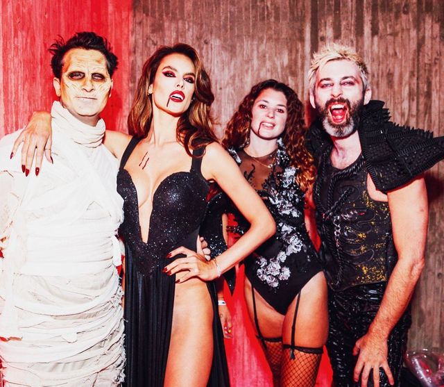 Зваблива вампірка: Алессандра Амброзіо без білизни вразила фанів (фото) - фото 366270