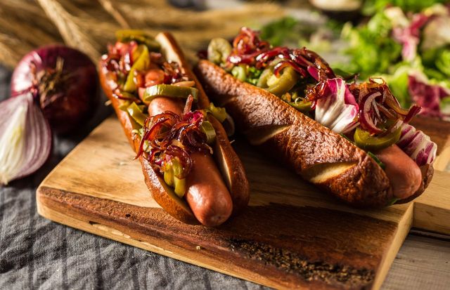 Такі смачні, але шкідливі хот-доги- фото 366656