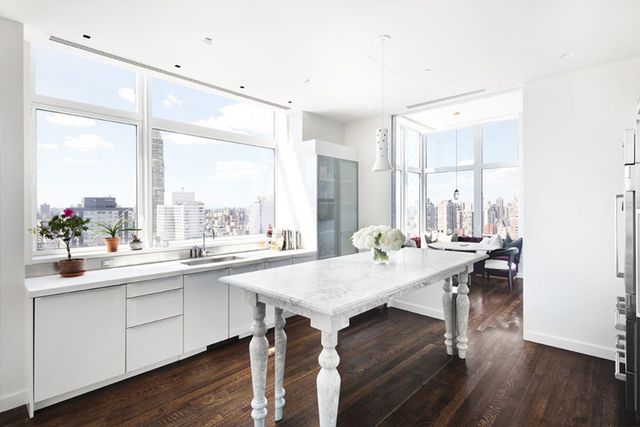 Дженніфер Лоуренс продає шикарний пентхаус на Манхеттені: розкішні фото - фото 366698