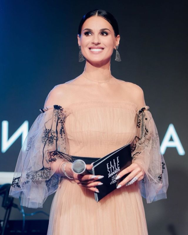 Маша Єфросиніна вразила шанувальників вишуканим прозорим нарядом - фото 366781