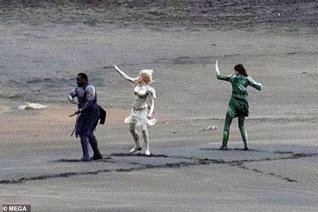 З'явилися перші фото Анджеліни Джолі з нового фільму Marvel - фото 366827