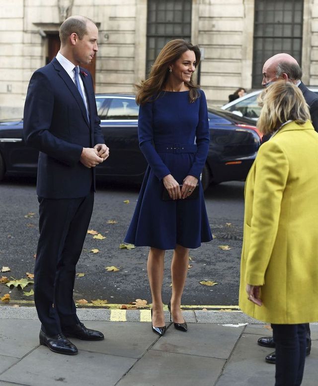 Кейт Міддлтон приголомшила фігурою в елегантній сукні - фото 366846