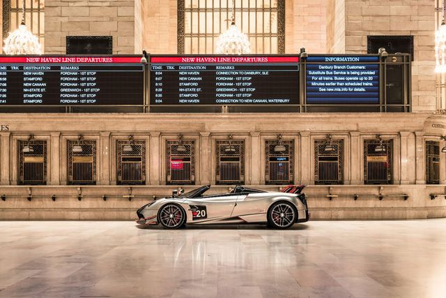 Pagani перетворили вокзал Нью-Йорка на автомобільний музей - фото 366905