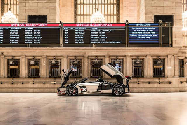 Pagani перетворили вокзал Нью-Йорка на автомобільний музей - фото 366907