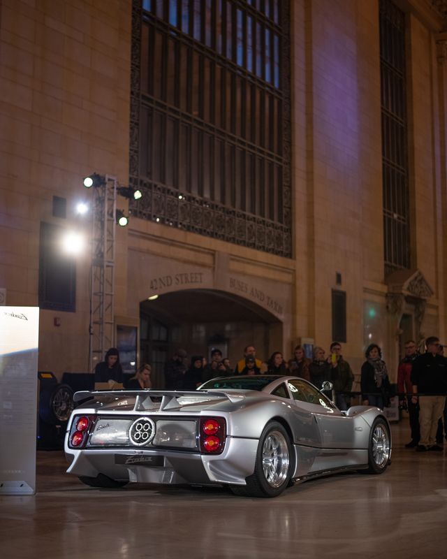 Pagani перетворили вокзал Нью-Йорка на автомобільний музей - фото 366908