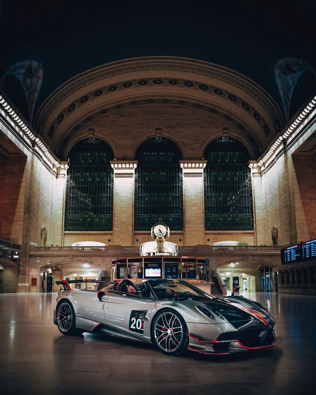 Pagani перетворили вокзал Нью-Йорка на автомобільний музей - фото 366911