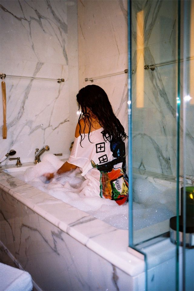 7 смертних гріхів: австралійський бренд випустив незвичайну колекцію одягу - фото 367007