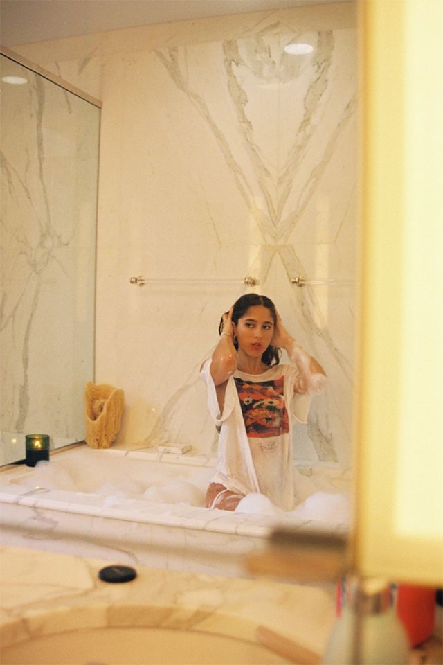 7 смертних гріхів: австралійський бренд випустив незвичайну колекцію одягу - фото 367010