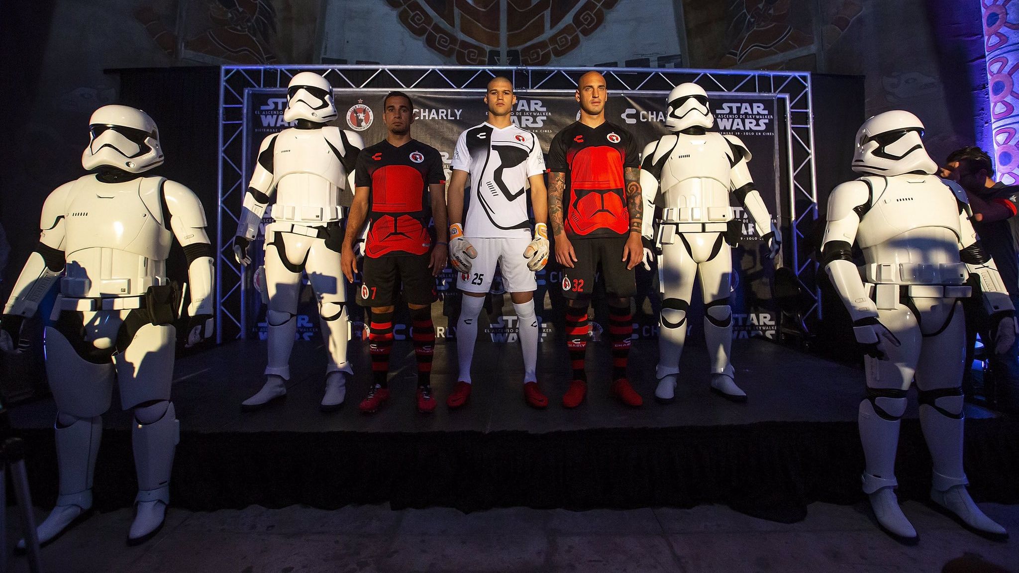 Мексиканський клуб випустив "космічну форму", присвячену Зоряним війнам