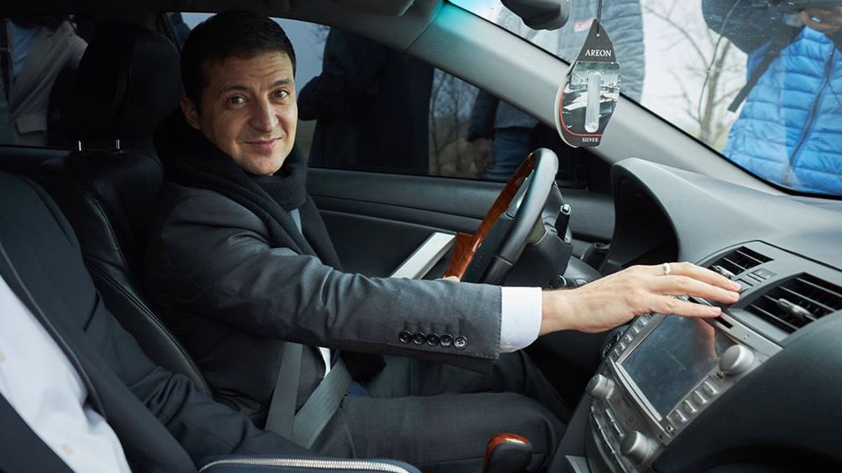 Зеленський привітав українців з Днем української писемності та мови