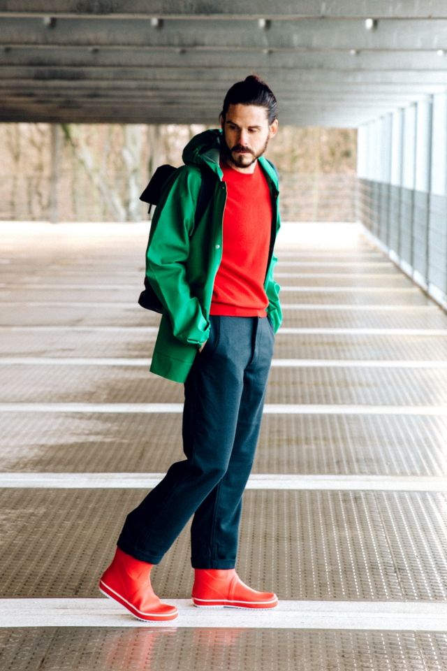 З чим носити чоловічий дощовик: 10 найкращих ідей у фото - фото 367114