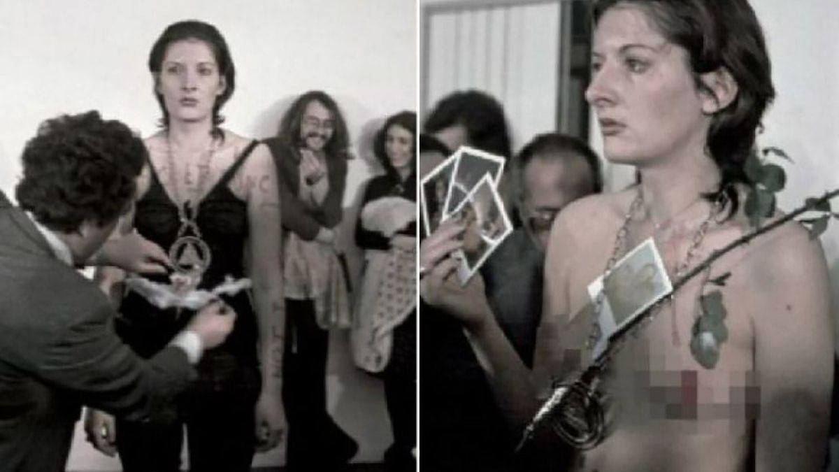 Художниця заради експерименту дозволила глядачам робити з собою все, що завгодно: 18+