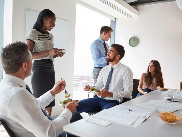 Сидяча робота впливає на ваш сон - фото 367239