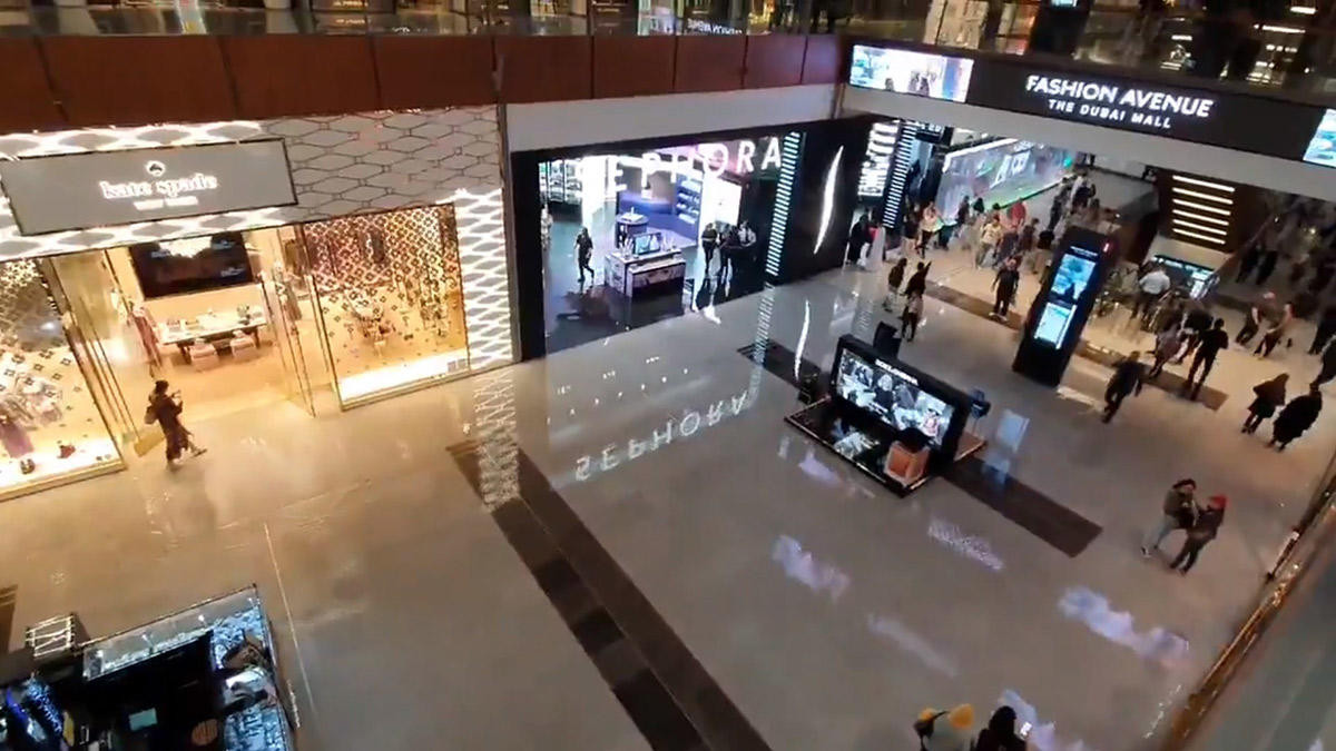 В Dubai Mall прорвало стелю - фото 1