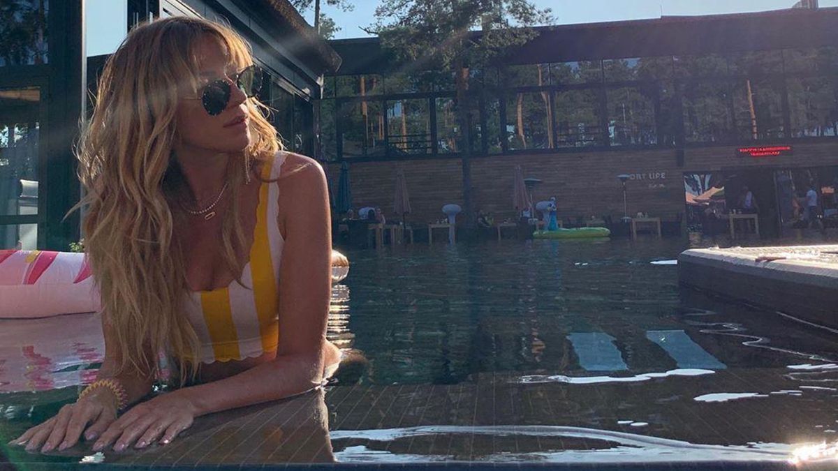 Дівчата-хмарочоси: Леся Нікітюк записала кумедну пісню