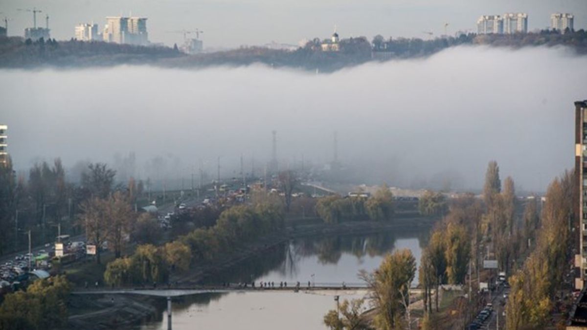 Київ оточила стіна туману: кадри незвичайного явища - фото 1