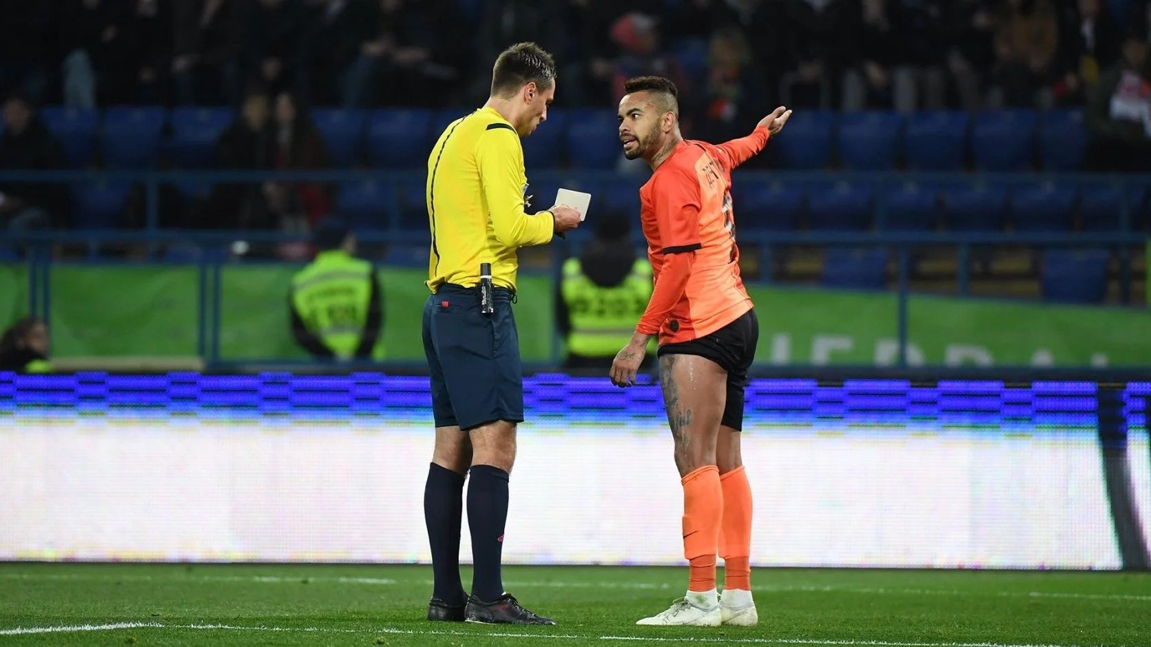 Штраф і покарання: Динамо поплатиться за расизм на матчі з Шахтарем