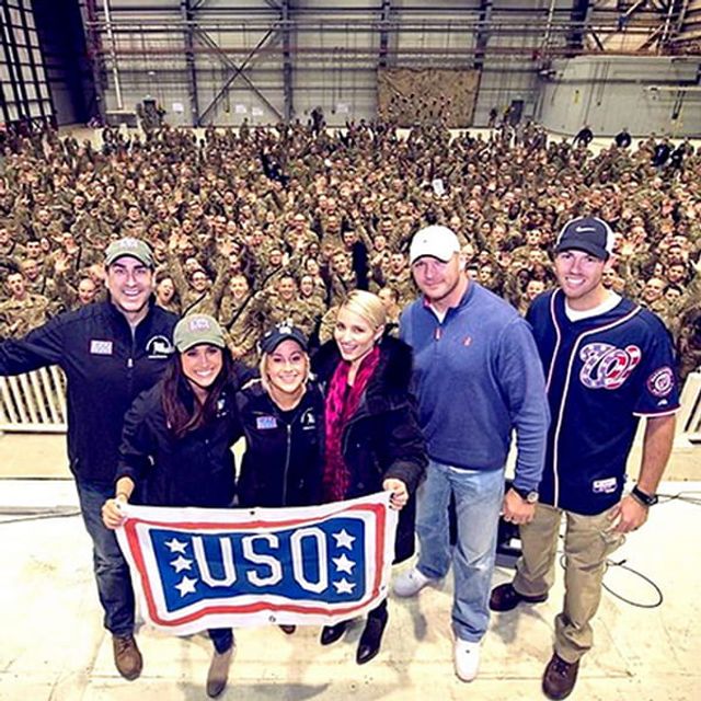 Меган Маркл показала цікаві архівні знімки - фото 367589