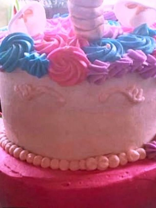 Американка отримала непристойний торт на день народження доньки: фото - фото 367663