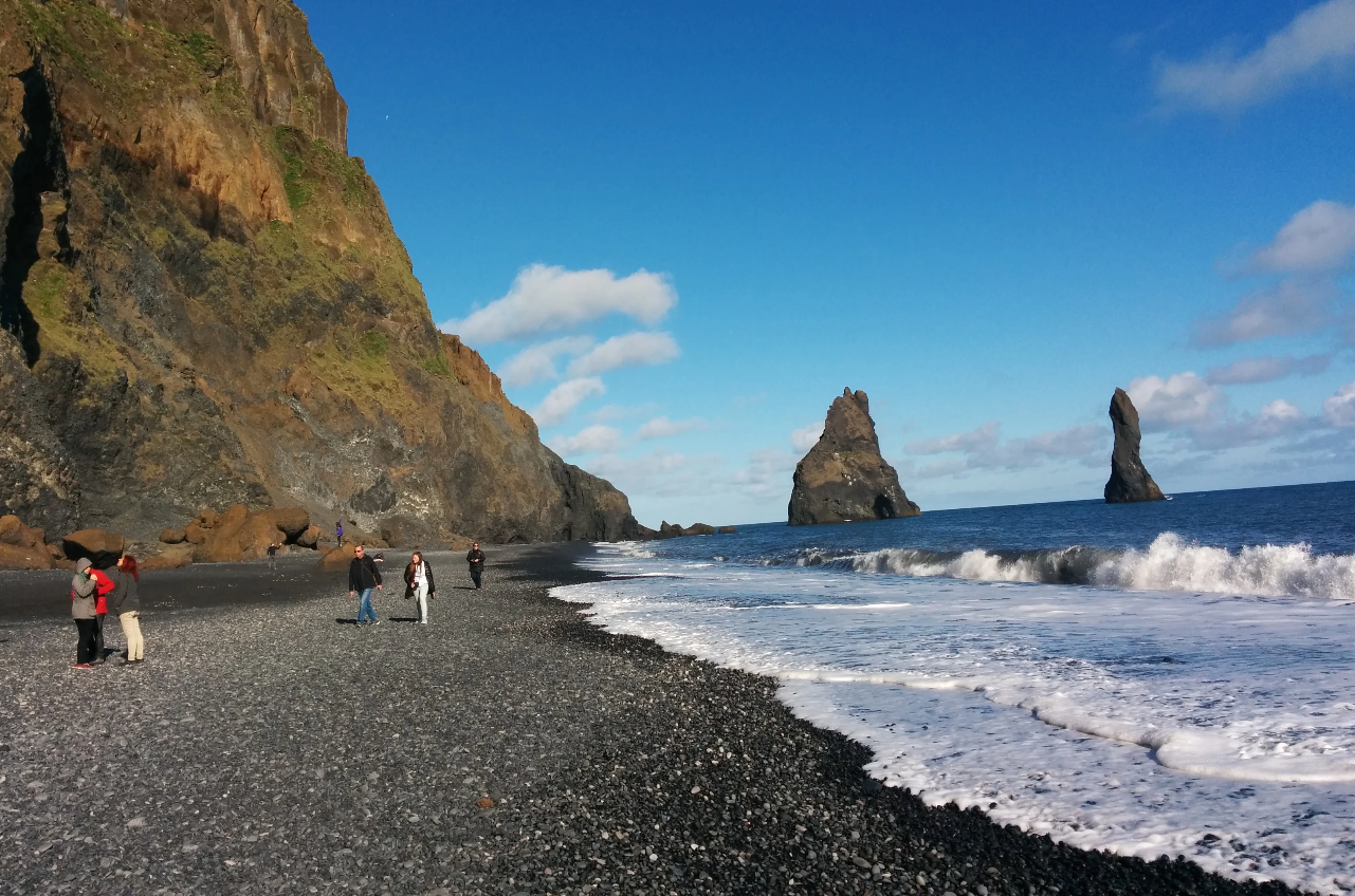Пляж Рейнісф'яр - фото 1