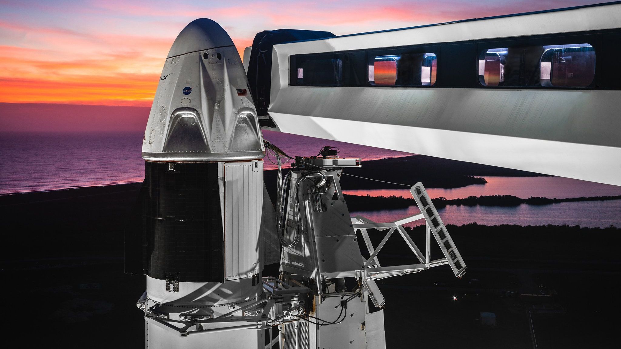 Космічний корабель Crew Dragon - фото 1