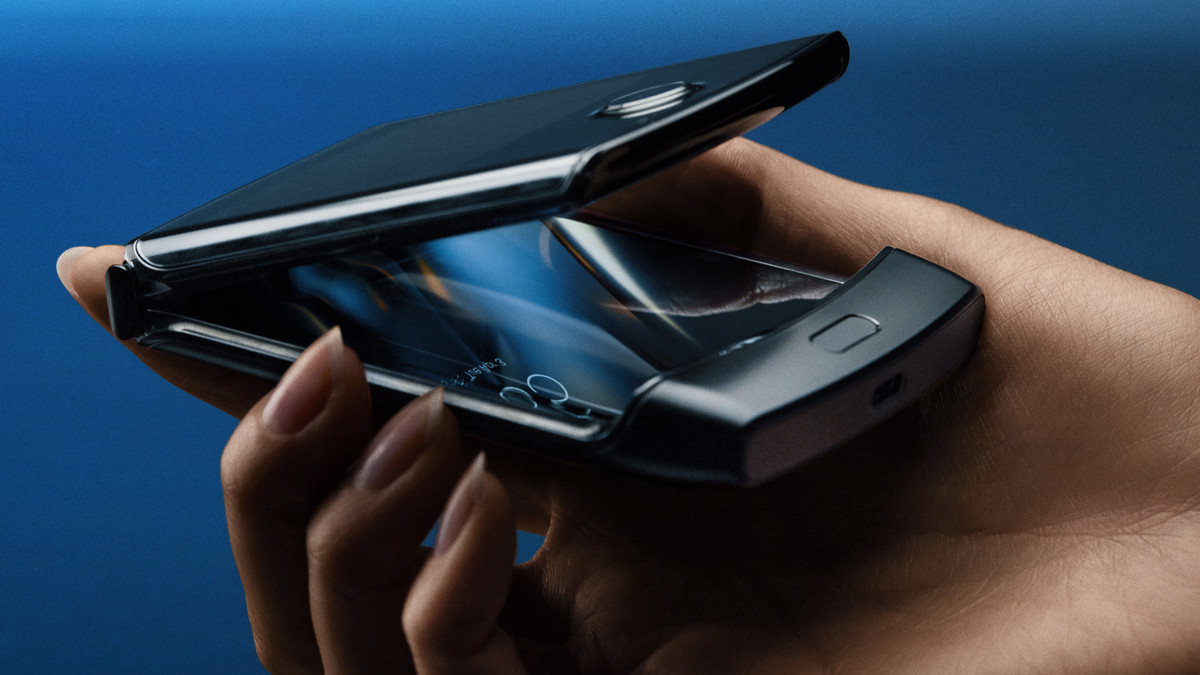 Motorola RAZR 2019 – найдешевший гнучкий смартфон на ринку - фото 1