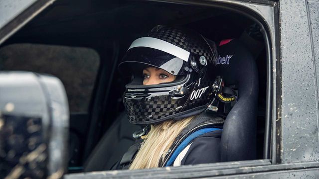 Справжні випробування: Land Rover показав тизер зі зйомок нового фільму про Бонда - фото 368490