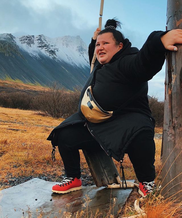 Зламалася гойдалка: alyona alyona поділилася курйозним самоіронічним знімком з Ісландії - фото 368564