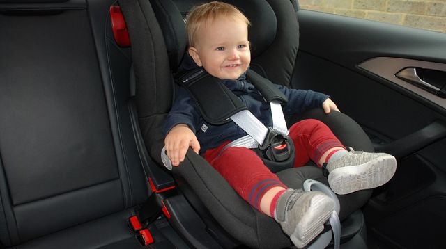 Малеча в авто- фото 368620