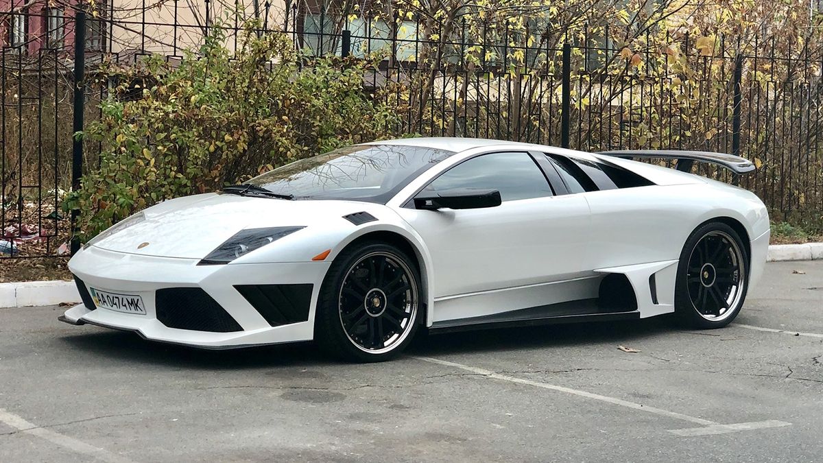 У мережі показали найрозкішніші авто, які були помічені в Україні цієї осені - фото 1