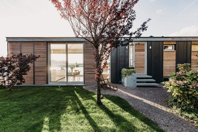 У Нідерландах з'явився ідеальний дім на воді: ефектні фото - фото 368696