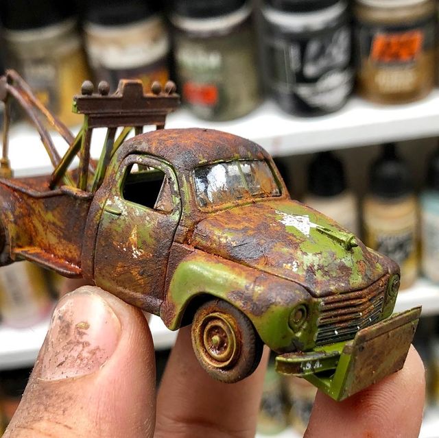 Художник створює вражаючі мініатюри авто, які змушують придивитись - фото 368821