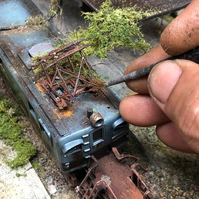 Художник створює вражаючі мініатюри авто, які змушують придивитись - фото 368831