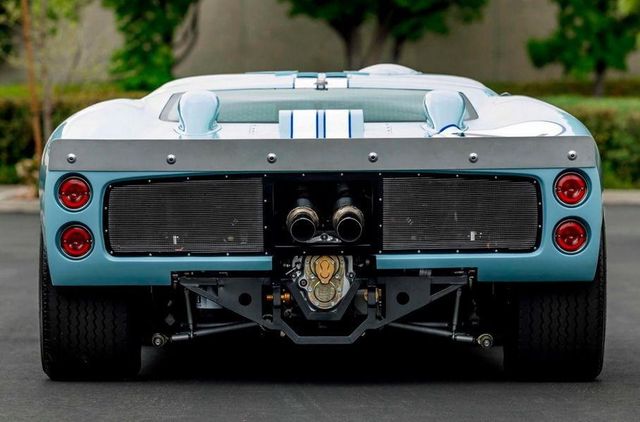 Форд проти Феррарі: гоночний Ford GT40 з фільму продають - фото 369093