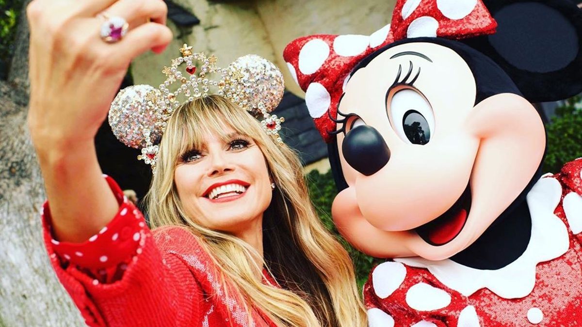 Зваблива Хайді Клум позувала в самих лише джинсах