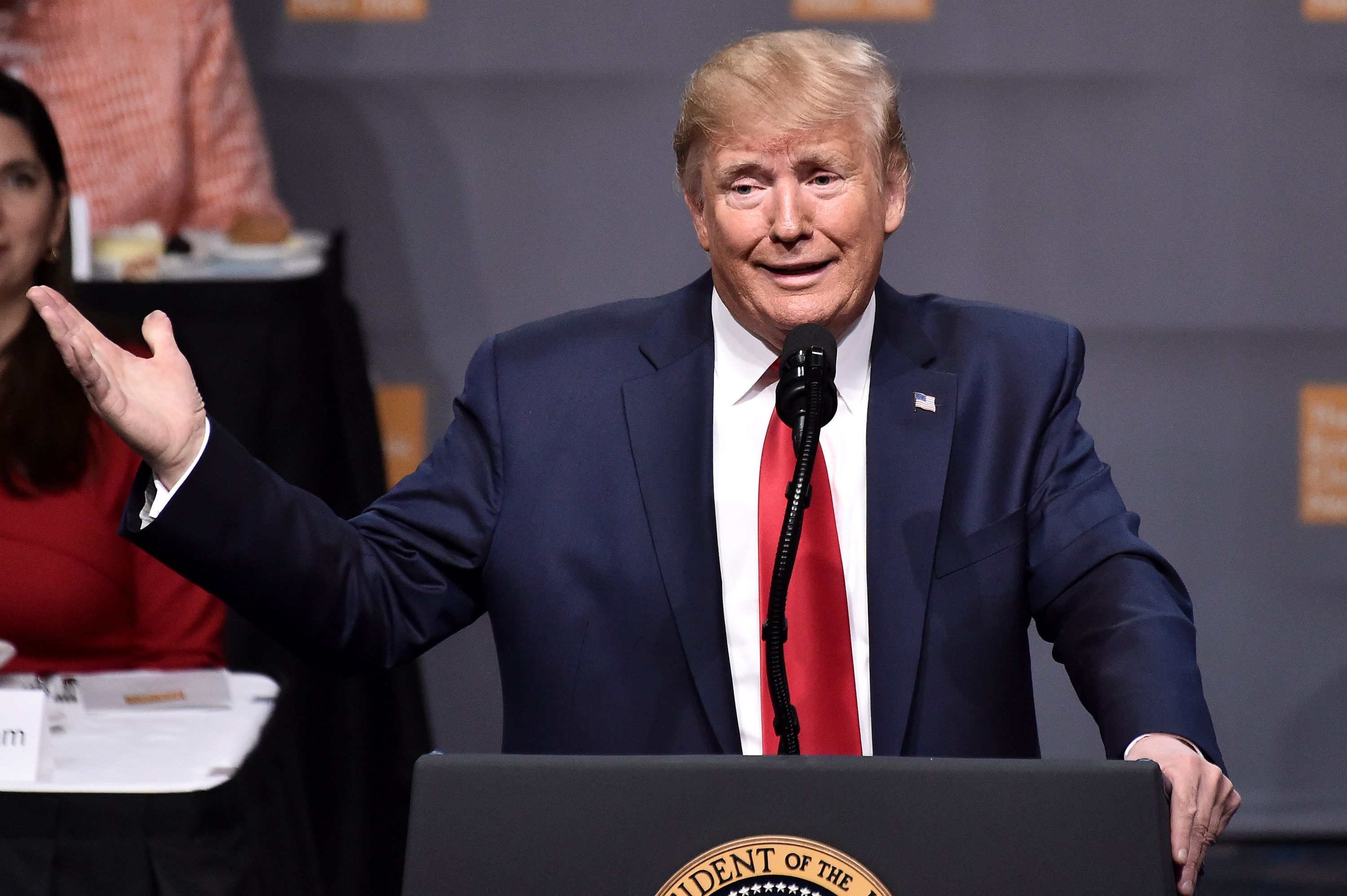 У мережі обговорюють записник Дональда Трампа - фото 1