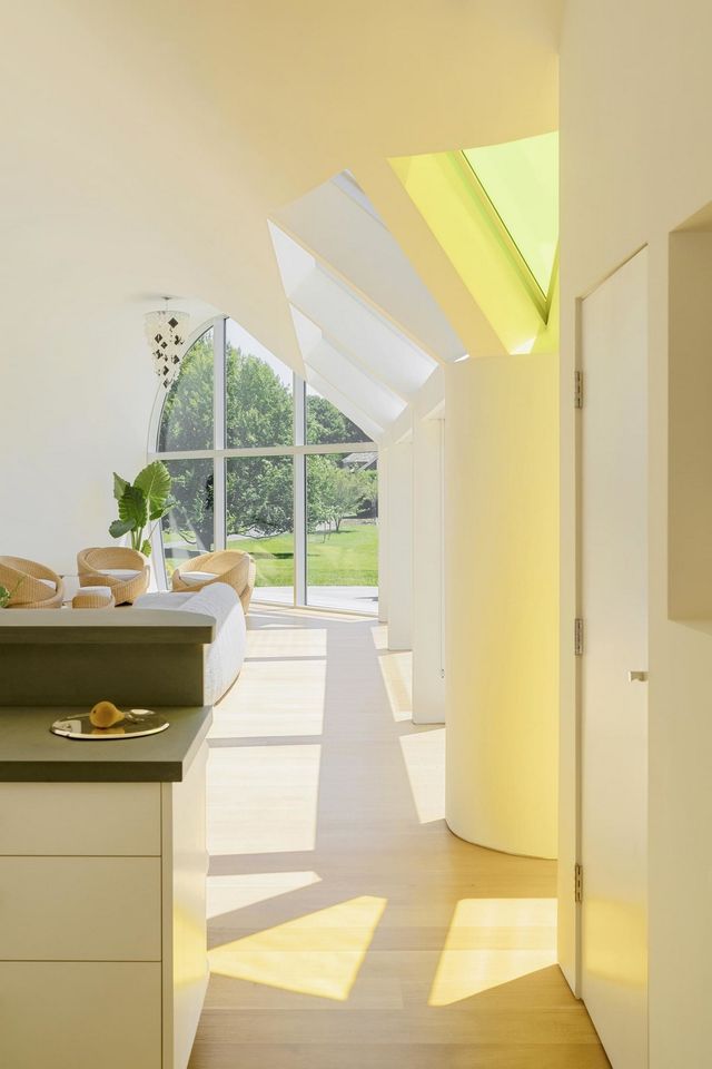 Американці створили незвичайний дім-кокон: яскраві фото - фото 369617