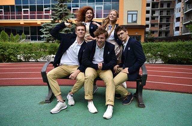 актори серіалу 'Новенька' - фото 370070