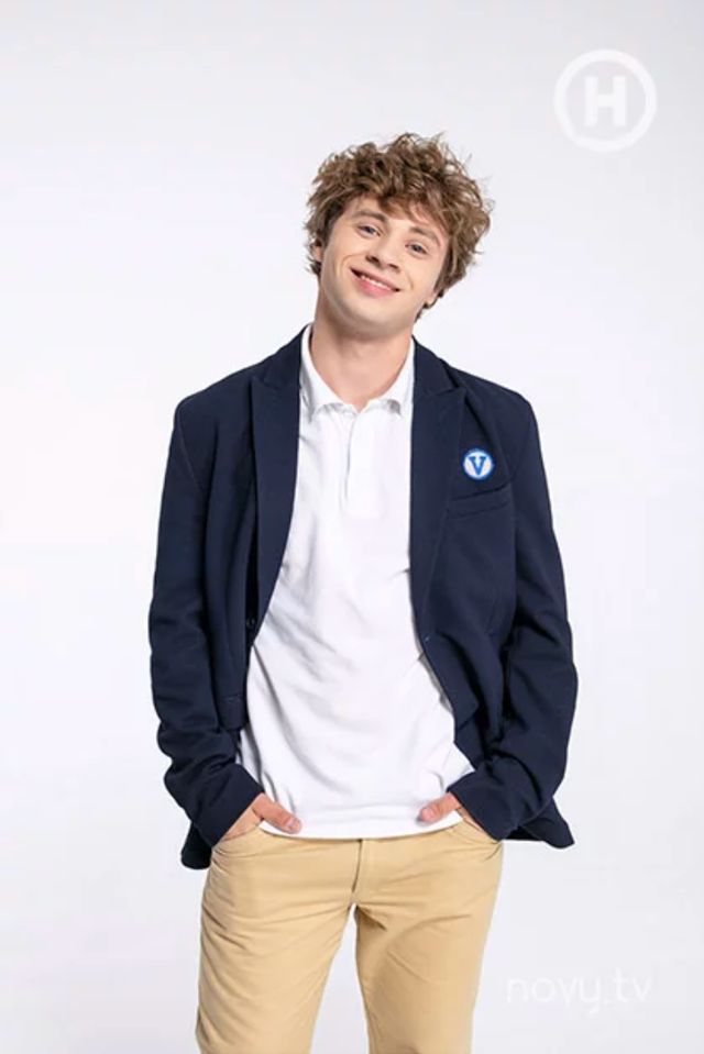 Новенька: які актори зіграли головні ролі в серіалі - фото 370107