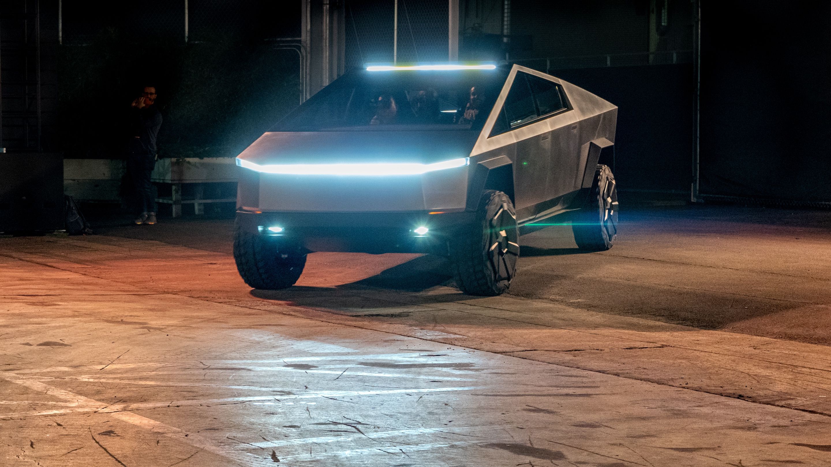 Tesla Cybertruck - фото 1