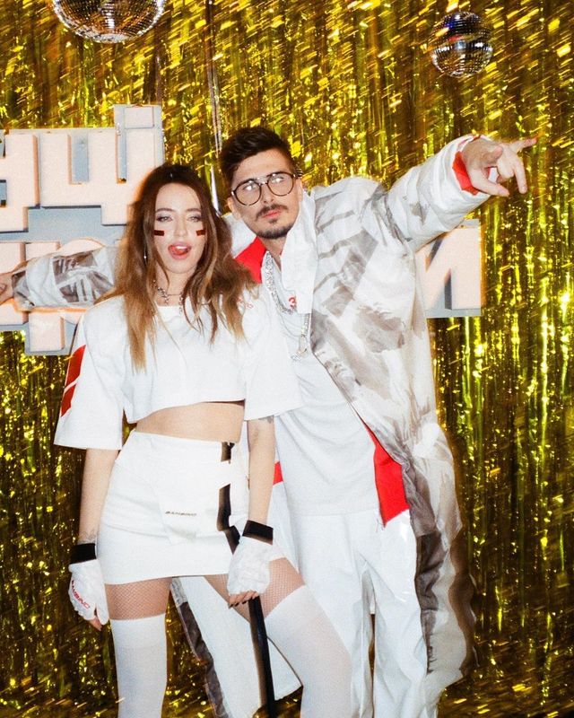 Спокуслива Дорофєєва похизувалася ідеальним пресом і стрункими ніжками в зухвалому образі - фото 370437