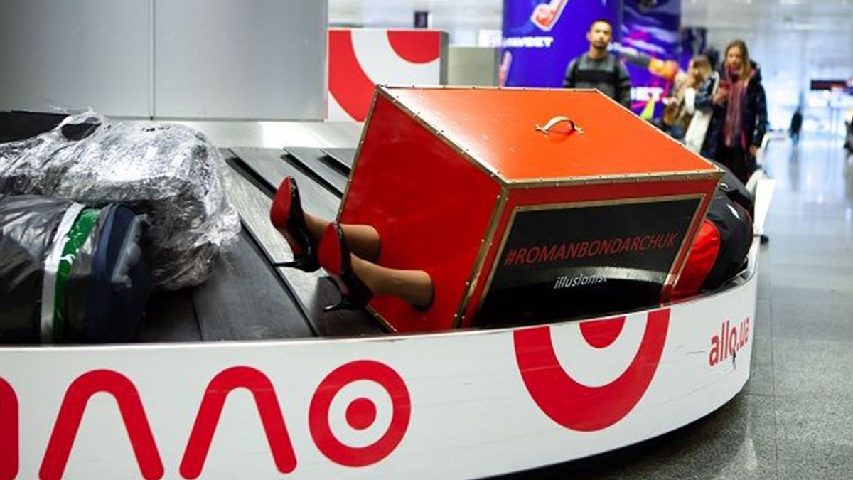 Мережу розсмішив незвичайний багаж в аеропорту Бориспіль: вірусне відео - фото 1