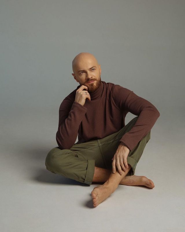 Влад Яма підкорив шанувальників чуттєвою фотосесією з дружиною - фото 370906