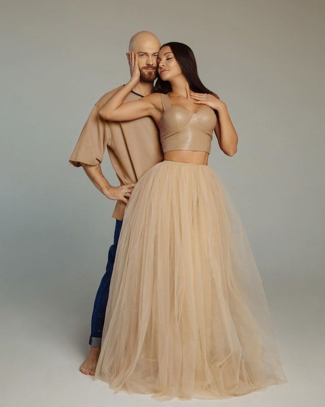 Влад Яма підкорив шанувальників чуттєвою фотосесією з дружиною - фото 370908