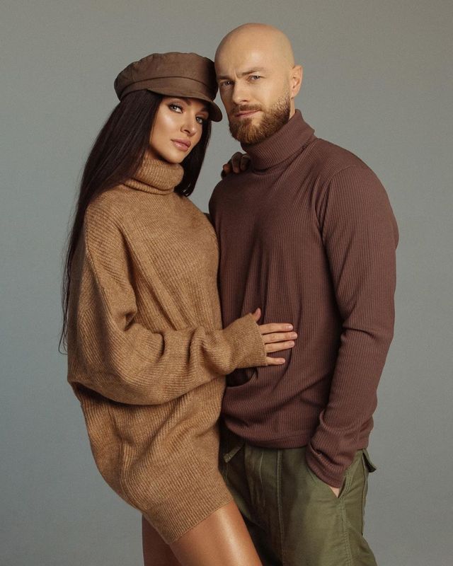 Влад Яма підкорив шанувальників чуттєвою фотосесією з дружиною - фото 370910