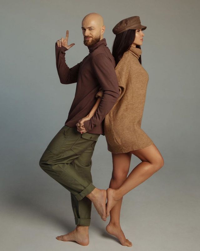 Влад Яма підкорив шанувальників чуттєвою фотосесією з дружиною - фото 370912