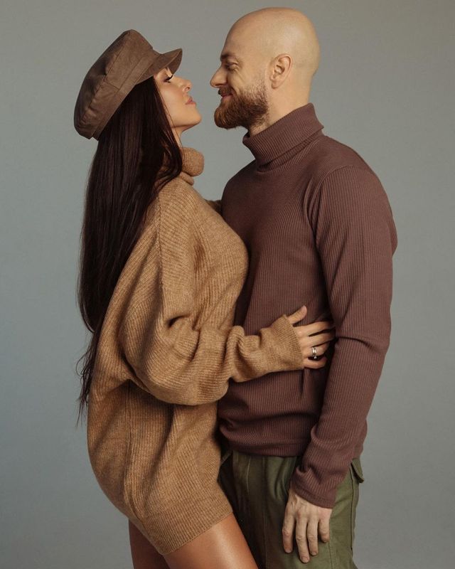 Влад Яма підкорив шанувальників чуттєвою фотосесією з дружиною - фото 370913