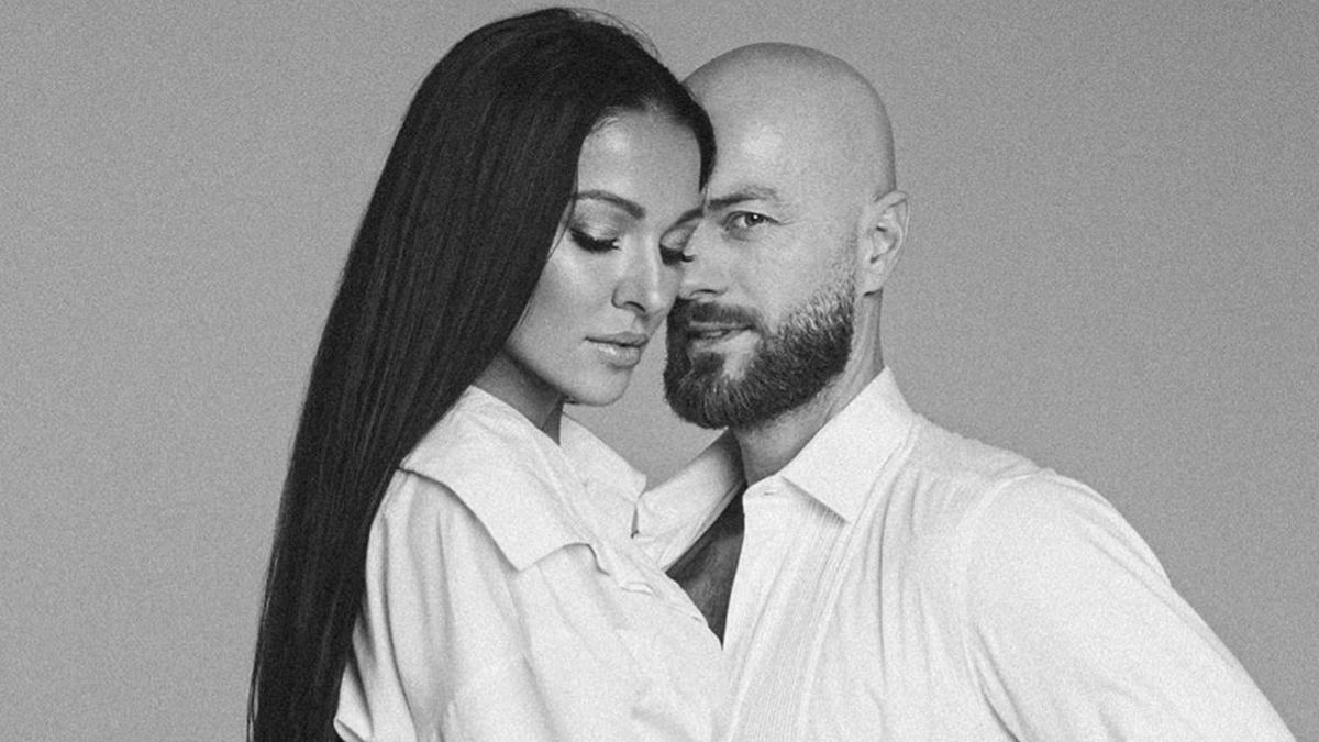 Влад Яма підкорив шанувальників чуттєвою фотосесією з дружиною