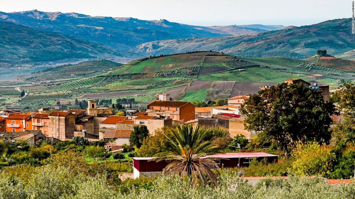 У ще одному місті на Сицилії можна купити будинок за 1 євро