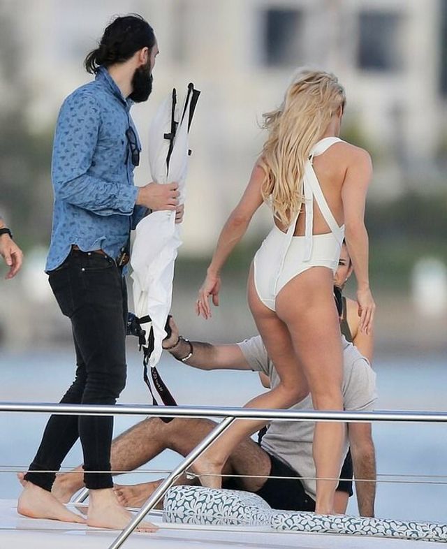 52-річна Памела Андерсон у купальнику згадала молодість - фото 371185